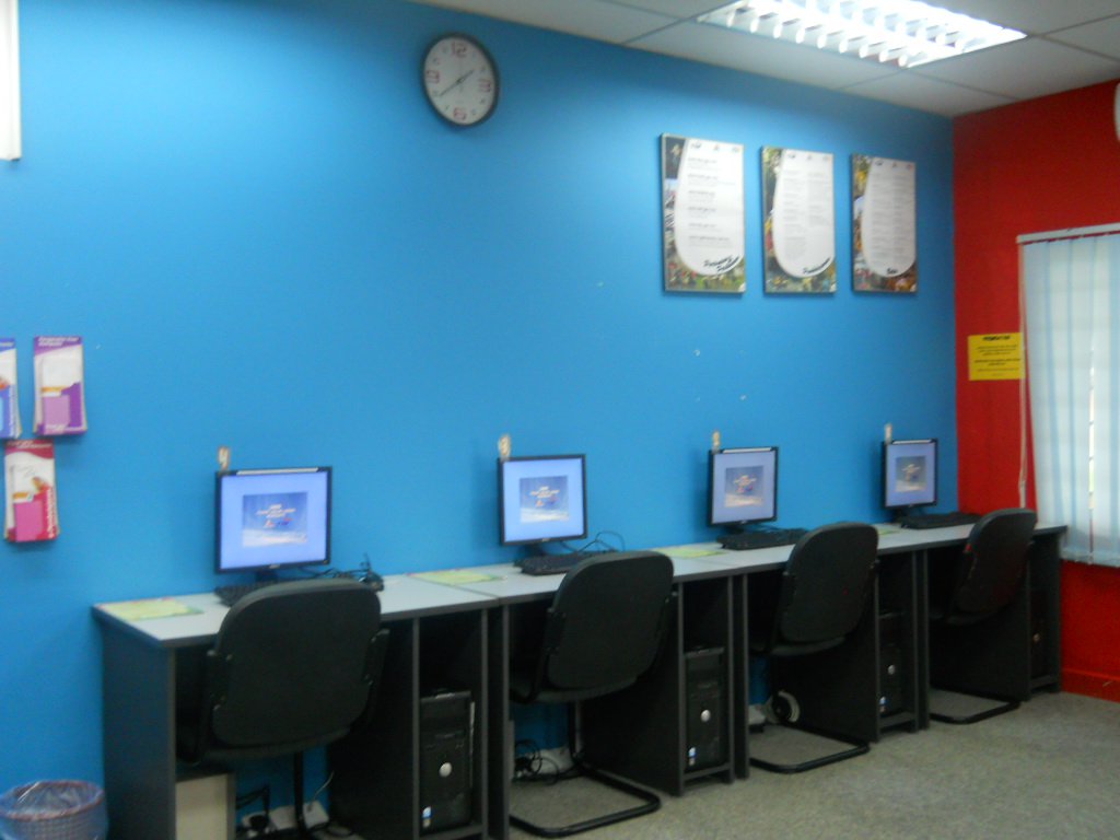 54419_157498340956536_4424605_o