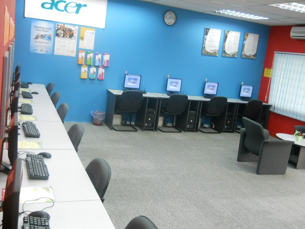 57226_157498470956523_7309146_o